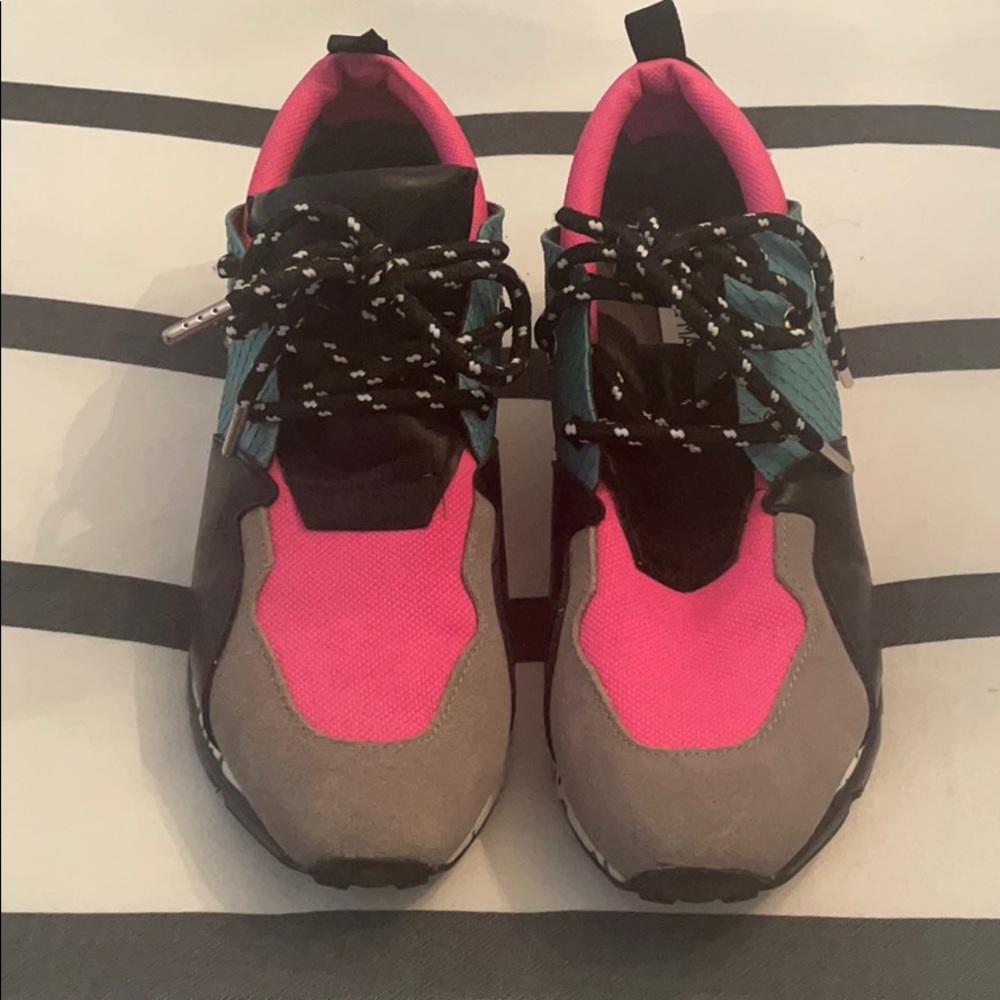 Steve Madden Sneakers